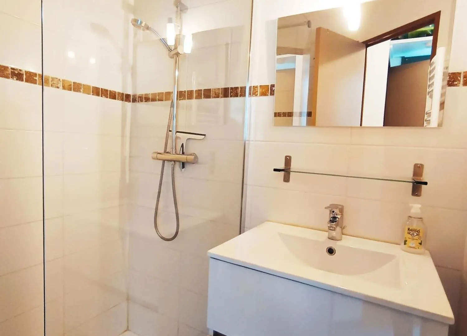 شقة Le Repos Des Bains ديني-ليه-بان فرنسا